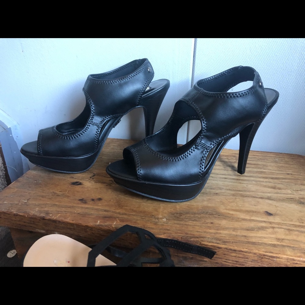 New black heels